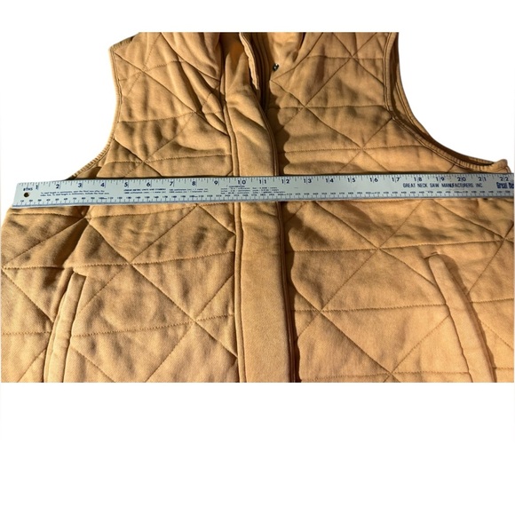 CALIA By Carrie Underwood Quilted Vest - Picture 9 of 11